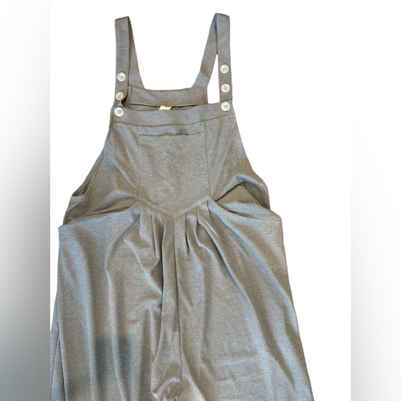 HALARA Gray Sleeveless Jumpsuit with Wide-Leg Design - Picture 4 of 8